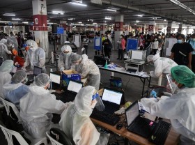 Image: Thailand reports record number of COVID-19 cases for fourth day