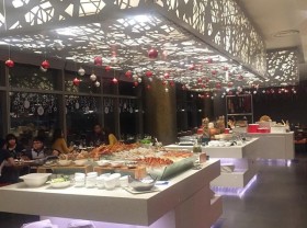 Image: 20 places to enjoy the best seafood buffet in Ho Chi Minh City.