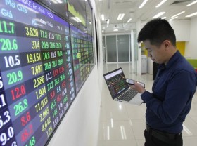 Image: Bank, securities stocks behind main index’s increase