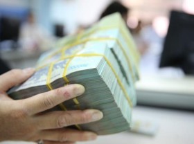 Image: Banks commit to cutting lending rates for pandemic-hit firms
