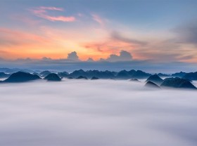Image: Cloud hunting on the peak of Na Lay