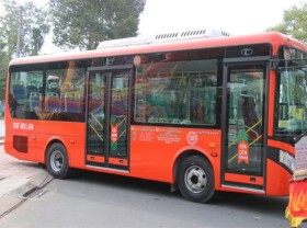 Image: HCMC converts passenger coaches into ones transporting Covid-19 patients