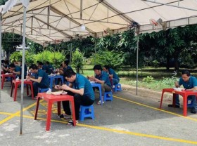 Image: HCMC seeks to reopen 5-10% of enterprises meeting requirements