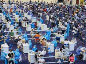 Image: HCMC set to extend vaccination rollout to people aged 12-18