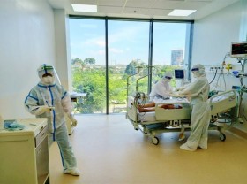 Image: Hospitals in HCMC told not to let Covid-19 patients die at home