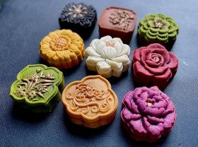 Image: How To Make Baked Mooncakes At Home