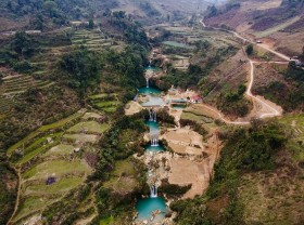 Image: New tourist destination in Moc Chau – Chieng Khoa waterfall