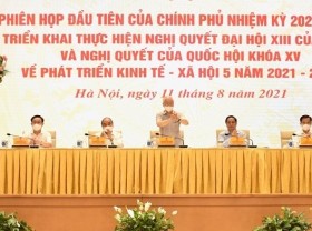 Image: 15th Government convenes first meeting