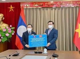 Image: Hanoi Assists Laotian Localities in Fighting Pandemic