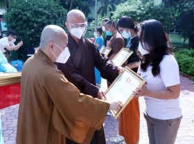 Image: Religious volunteers in fight against COVID-19 honoured