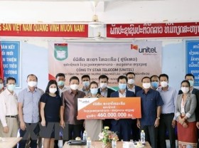 Image: Unitel helps Nguyen Du bilingual school improve quality