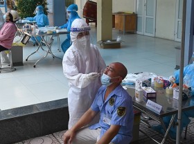 Image: Vietnam logs 4,941 new COVID-19 infections