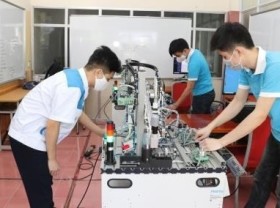 Image: Vietnam looks to train, retrain skills to adapt to 4IR
