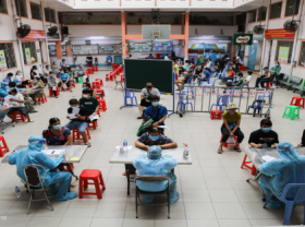 Image: Vietnam News Today August 4 Shippers in Ho Chi Minh City Receive Covid Vaccine Jab