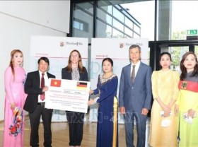 Image: Vietnamese Community Assists Flood stricken States in Germany