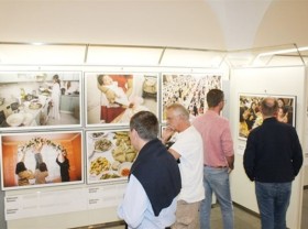 Image: Photos of Vietnamese expats in Czech on display