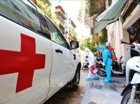 Image: PM orders clarification of five clinics' refusal of patient in Binh Duong