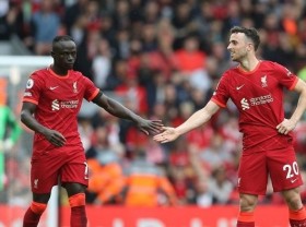 Image: Liverpool and Brighton joint top, Man City rebound