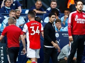 Image: Manchester City make light work of thrashing hapless 10-man Arsenal