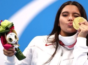 Image: Paralympics: Anastasia Pagonis breaks swimming world record twice, wins USA's first gold