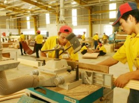 Image: Struggling production in need of further support