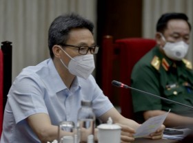 Image: Government gives top priority to allocating vaccines to HCM City: Deputy PM