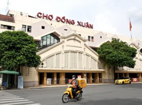 Image: Hanoi extends social distancing measures by two more weeks