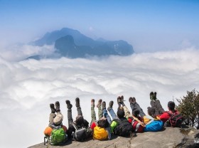 Image: Top 10 mountains with the most beautiful scenery in Vietnam
