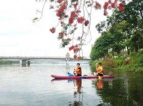 Image: SUP Surfing on Huong River Admiring Hue from New Angles