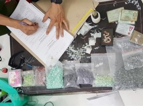 Image: Vietnam sentences three Lao men to death for drug trafficking