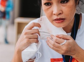 Image: Vietnamese celebrities join hands to fight COVID-19 in quarantine zones