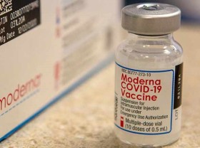 Image: Vietnamese lawyers in U.S., HCMC to donate 50,000 Moderna vials to HCMC