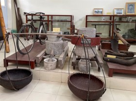 Image: Villagers create mini-museum from own donations