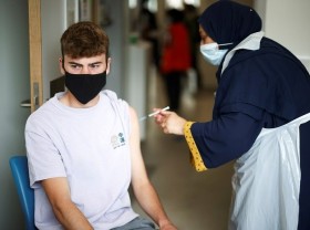 Image: All 16-, 17-year-olds in England to be offered first COVID vaccine dose by Aug. 23