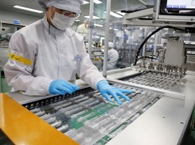 Image: ROK's Moon pledges US$1.92 bln by 2025 to boost COVID-19 vaccine production