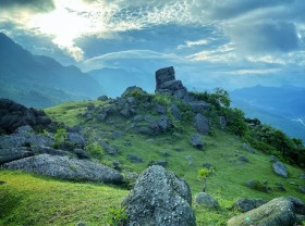 Image: Chồng Mountain in Quảng Ninh Province, a masterpiece of nature
