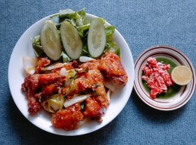 Image: Fried chicken wings with fish sauce crispy skin, absorbent meat