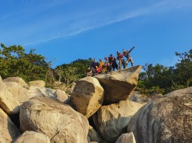 Image: Little known steep slope on the way to Ba Den mountain
