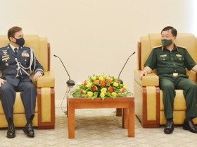 Image: Deputy Defence Minister meets Philippine new defence attaché