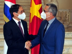Image: Foreign Minister Bui Thanh Son meets foreign counterparts in New York