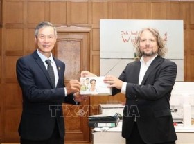 Image: Germany offers 180,000 COVID-19 test kits to Vietnam