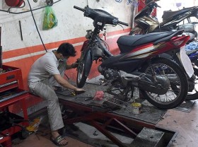 Image: Hanoi allows resumption of some services from September 21