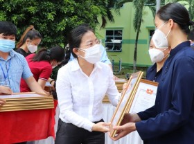 Image: HCM City honours religious volunteers in COVID-19 fight