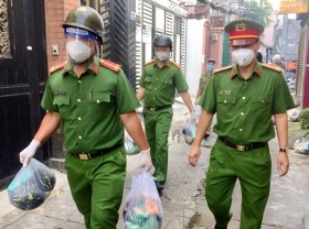 Image: Ho Chi Minh City strives to bring life back to new normal