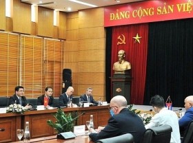 Image: Minister suggests support for firms to invest in Cuba