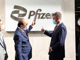 Image: Pfizer pledges full delivery of 31 million vaccine doses to Vietnam