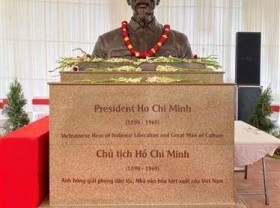 Image: President Ho Chi Minh bust launched in New Delhi