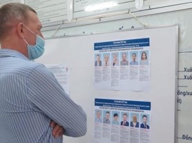Image: Russian citizens in Khanh Hoa vote in legislative elections amid COVID-19