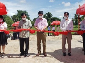 Image: Vietnam-funded bridge and road project launched in Cambodia