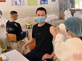 Image: Vietnam reports 11,478 COVID-19 cases on September 12